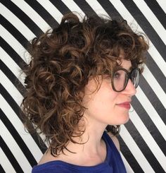 Mid-Length Curly Hairstyle With Bangs Mid Length Curly Hairstyles, Blonde Balayage Bob, Scrunched Hair, Large Curls, Bob Haircut Curly, Mid Length Hair With Layers, Curly Bangs, Wavy Bob Hairstyles