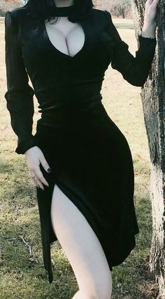 Yennefer Of Vengerberg, Goth Women, Goth Dress, Gothic Outfits, Goth Outfits, Lookbook Outfits, Goth Fashion, Gothic Fashion, Look Cool