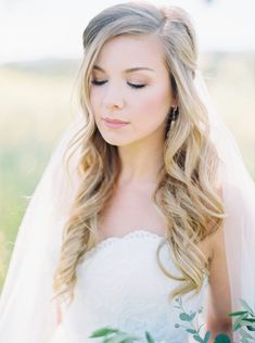 vintage wedding hairstyle Featured Photographer: Kelsea Holder Photography; Wedding hairstyles ideas. vintage wedding hairstyle Whimsical Wedding Hair, Country Wedding Hairstyles, Simple Wedding Makeup, Hair Idea, Wine Country Wedding, Front Hair Styles, Rustic Barn Wedding