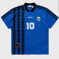 a soccer jersey with the number 10 on it