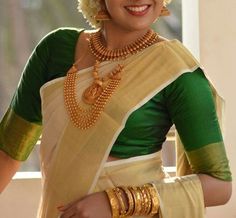 Kerala Wedding Jewellery, Set Saree Kerala, Kerala Traditional Jewellery, Saree Kerala, Bella Wedding Dress, Kerala Jewellery