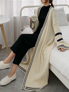 Urban Loose Contrast Color Striped Cardigan Coat BLACK-FREE SIZE Vinter Mode Outfits, Cardigan Casual, Winter Vest, Quick Outfits, Modest Clothing, Stylish Dress Book, Easy Trendy Outfits, Modest Fashion Outfits, Abayas Fashion