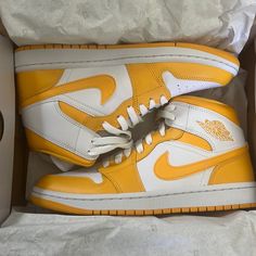 This Beautiful Shoes Are Brand New With The Original Box. Yellow Shoes Aesthetic, Nike Shoes Yellow, Yellow Jordans, Yellow Nike Shoes, Sneakers Head, Yellow Aesthetics, Quince Planning, White Nike Sneakers, Macys Shoes