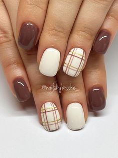 40 Winter Nail Ideas You'll Want to Copy in 2023 Gay Nails, Winter Nail Ideas, Pretty Fingers, Quartz Nails, Manicure Nail Designs