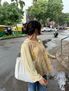 Delhi Aesthetic Outfit, Desi Outfits Casual, Indian Casual Outfits, Twilight Redesign, Casual Desi Outfits, Skirt And Top Outfits, Desi Aesthetics, Desi Outfits