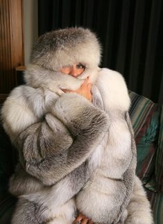 Shadow Fox Queen Photos, Fabulous Furs, Fur Clothing, Fur Parka, Fur Coats Women, Fox Fur Coat, Vintage Fur, Fur Hat, White Fur