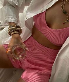 Summer City Outfits, Foto Top, Nashville Outfits, City Outfits, Causual Outfits, Fashion Tips For Women, Pink Outfit, Spring Summer Outfits, Minimalist Outfit