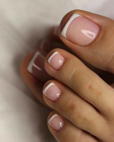 Toenail Color Ideas, Milky French Pedicure, Manicure French Tip, French Toe Nails, French Pedicure, Gel Toe Nails, Nagellack Trends, Acrylic Toe Nails, Toe Nail Color