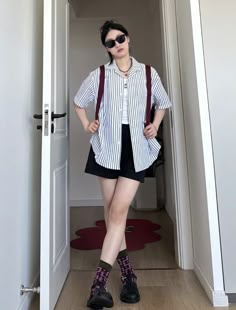 Comfy Casual Summer Outfits Midsize, Boyish Style Korean, Smart Casual Summer Outfits, Undershirt Outfit, Boyish Style, Clueless Outfits, Everyday Fashion Outfits, Ulzzang Fashion, Fashion Mistakes