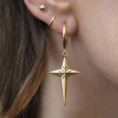 Gold Outfit Aesthetic, Earrings Reference, Vampire Bride, Fantasy Earrings, Bracelets Ideas, Gold Outfit, Cross Earrings, Outfit Aesthetic, Fantasy Jewelry