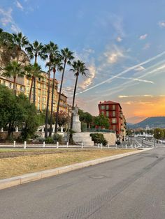 Lever de soleil dans la ville de Nice Urban Photography, Beach Photography, Beautiful World, Creative Photography