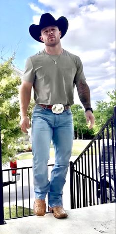 Ariat Mens Outfits, Cowboy Men Outfit, Country Style Men, Mens Cowboy Boots Outfit, Cowboy Outfit For Men, Handsome Cowboys, Cowboys Men