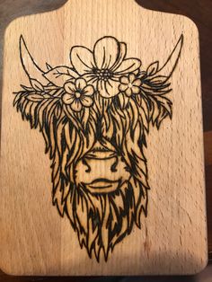 Hand drawn, hand burnt wood cutting board Highland Cow Wood Burning, Woodburning Ideas Design, Leather Burning Ideas, Cow Wood Burning, Western Wood Burning Ideas, Wood Burning With Cricut, Pyrography Ideas For Beginners, Pyrography Animals, Wood Burning Art For Beginners