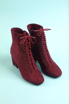 Botas de Burgundy Martin feminina zapaka para o inverno – ZAPAKA PT Retro Fashion Women, African Print Dresses, Prom Shoes, Buy Shoes, Vintage Shoes