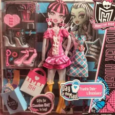 🖤 on Instagram: “Sample of the Day At The Maul fashion pack Draculaura outfit!! Uses prints from other dolls/items. Mattel does this when testing out…” Monster High Prototypes, Draculaura And Frankie, Monster High Fashion, Original Monster