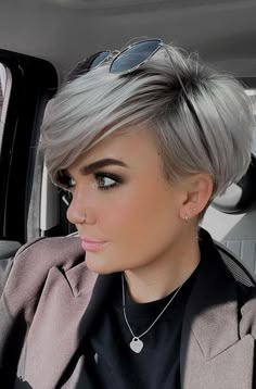 Pixie Haircut Ideas 2022 – Danny Blogger Really Short Hair, Hair 2018, Edgy Short Hair, Pinterest Hair, Short Hair Balayage, Short Hair Color, Short Pixie Haircuts, Short Hair Haircuts, Short Hair With Layers