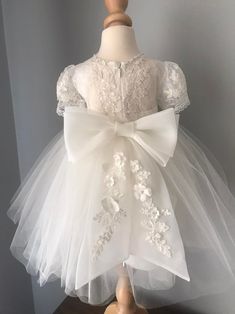 Flower Girl Dress, SWAROVSKI, 3D Dress, Birthday Dress, Baby Dress, Lace Dress, Tulle Dress, Wedding, - Etsy Tulle Dress Wedding, 3d Dress, Girls First Communion Dresses, Baptism Gown, Baptism Dress, Dress Tulle, Dress Birthday, Birthday Dress