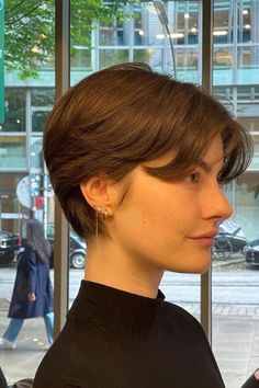 50 Striking Pixie Cut Hairstyles: Short and Chic (Gallery & Video) | 50 Stunning & Aesthetic Pixie Cut Hairstyles to achieve that Chic Look | Hair Trends 2024 | Hairstyles For Short Hair- Wavy, Curly, Straight, Medium, Punk, and More Tomboy Haircut, Short Straight Hair, Hair Haircuts, Very Short Hair, Haircuts Straight Hair