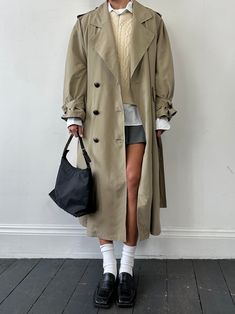 Vintage Removable Fur Lined Double Breasted Belted Trench Coat - XL - SYLK Trench Coat Outfits Aesthetic, Colour Winter Outfit, Light Autumn Outfit, Beige Trench Coat Outfit Street Style, Vintage Trench Coat Outfit, Ootd Trench Beige, Outfit Trench Beige, Trench Coat Outfit Aesthetic, Trench Coat Ideas