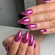 Chrome pigment for the perfect chrome look. Chrome Pink, Pink Chrome Nails, Holo Nails, Hot Pink Nails, Nail Shimmer, Metallic Nails, Bling Acrylic Nails, Nail Designs Glitter, Hot Nails