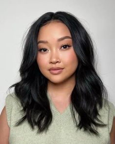 Long Bob With Round Face, Spring 2024 Haircuts, Medium Haircut For Chubby Face, Mom Cut Round Faces, Collar Bone Length Hair Round Face, Round Face Asian Haircuts, 2024 Asian Hair Trends For Women