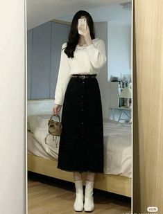 Formal Long Skirt Outfit Classy, Smart Casual Women Skirt Outfits, Korea Skirt Outfit, Modest Kpop Outfits, Modest Aesthetic Dresses, Elegant Maxi Skirt Outfit, Korean Professional Outfits, Korean Outfits Casual Skirts, Neat Casual Women Outfits