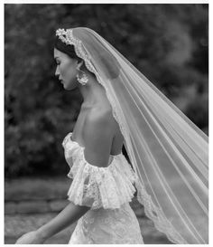 Mantilla Wedding Veil, Mantilla Veil Wedding, Wedding Dress And Veil, Lace Veils Bridal, Mantilla Veil, Wedding Veils Lace, Lace Veils, A Wedding Dress, Soft Tulle