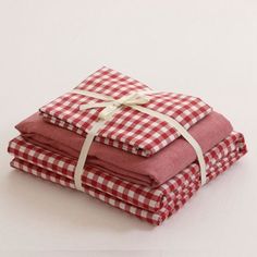 Gingham Bedding Set / Brown Red Small Flat Gingham Bedding, Plaid Comforter, Stylish Bedding, Blue Bedding Sets, Bed Sheet Sizes, Twin Xl Bedding, Small Bed, Cotton Bedding Sets, Stylish Beds