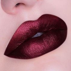 ECLIPSE METALLIC VELVETINE Burgundy Lipstick, Lip Art Makeup, Metallic Lipstick, Lip Color Makeup, Batons Matte, Lipstick Art, Hot Lips