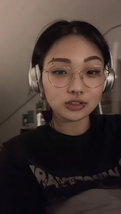 Asian Eyebrow Piercing, Asian Septum Piercing, Hoop Eyebrow Piercing, Snake Piercing Lip, Snake Bites Piercing, Snake Bite Piercing