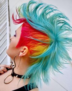 💎Samantha Smith-Daly on Instagram: “People always ask me how do I find people to “let me do that to their head”. Well, I find them wherever I go. In the beginning of my vivid…” Turquoise Hair Color, Blue Hair Color Ideas, Blue Hair Color, Creative Hair Color, Hair Color Unique, Hair Tint, Turquoise Hair, Instagram People