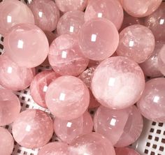 Quarts Crystal, Reiki Jewelry, Crystal Aesthetic, Rose Quartz Heart, Jewellery Making Materials, Pastel Pink Aesthetic, Quartz Sphere