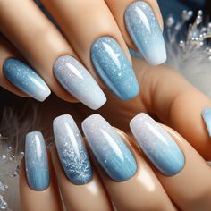 December Winter Nails, January Snowflake Nails, Christmas Gel Nails Ideas 2024, Turquoise Winter Nails, Blue Ombre Winter Nails, Snow Themed Nails, Ombre Nails Christmas, Winter Nails Ombre, Winter Blue Nail Designs