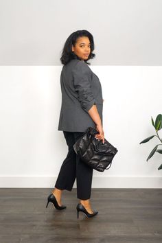 I'm sharing how to style one great suit multiple ways. Very versatile and easy to style. I created a workwear lookbook that you can can reference again and again for ideas and tips. Share this video with someone who needs help with their workwear wardrobe. Plus Size Workwear Professional, Plus Size Work Wear Workwear, Plus Size Businesswoman, Professional Headshots Women Outfit Plus Size, Tailored Suit Women Plus Size, Executive Outfit, Cute Blazer Outfits