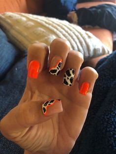 Nail Art For Long Square Nails, Country Nails Acrylic Short, Western Style Acrylic Nails, Cute Summer Toenail Designs, Cute Cow Nails Short, Cute Western Nails Acrylic Simple, Orange And Cow Print Nails, Boho Western Nails Acrylic, Simple Nail Ideas Western