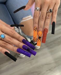 With over 10 years of experience in the nail industry, I'm excited to bring my passion for luxury press-on nails to Etsy! 💅✨ Each set is crafted with meticulous attention to detail, offering you salon-quality nails that are both beautiful and durable. Each puchase includes: ➡️ 1 set of high-quality press-on nails ➡️Complete application kit: - Mini nail filer/buffer - Cuticle pusher - Cotton swab - Sheet of nail adhesive tabs - Nail glue - Alcohol wipe for prep - Easy-to-follow instruction card Spooky Nails Halloween, Nails Acrylic Halloween, Halloween Nails Spooky, Acrylic Nails Pink, Pink Halloween Nails, Ongles Bling Bling, Nails Spooky, Nails Bling, Spooky Nails