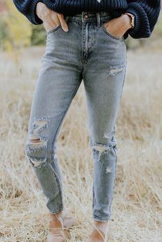 Trekking Outfit Women, Comfy Jeans Outfit, Trekking Outfit, Camp Gear, Best Jeans For Women, Trendy Bottoms, Style Lookbook, Clubbing Outfits, Trendy Swimwear