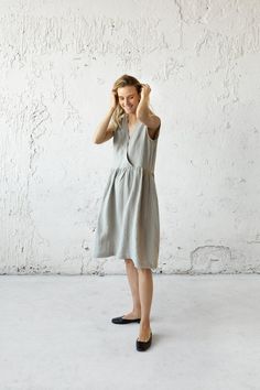 Linen Loose Dress, V Neck Dress, Sleeveless Linen Dress This dress is so comfortable! V Neck linen dress with hidden pockets on the side. Very light, loose-fit linen organic dress. This collared V-neck dress/tunic can look great with any accessories. Relaxed modern loose fit and summer look for your perfect morning or daytime. Handmade from 100% European linen, this is not only fashionable, but it's also very high quality. Wear this to any event, and feel great while wearing it! D E S C R I P T V-neck Linen Dress For Spring Daywear, Spring V-neck Linen Dress, Casual Linen V-neck Dress For Spring, V-neck Linen Dress For Spring And Summer, Linen V-neck Dress For Summer, Summer V-neck Sleeveless Dress For Daywear, Spring Casual Linen V-neck Dress, Daywear V-neck Sleeveless Dress, Summer Linen V-neck Dress