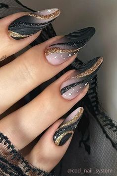 Nail Art Glitter, Fancy Nails Designs, Glamorous Nails, Black Nail Designs, New Year's Nails, Glitter Nail Art