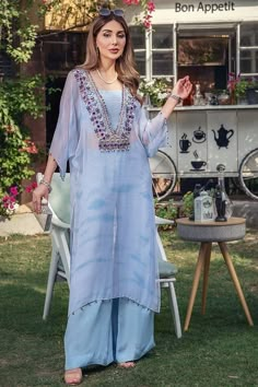 Kurta Design For Festival, Tie And Dye Suits Design, Chiffon Suit Designs, Chiffon Kurti Designs, 3 Piece Dress For Women, Light Colors Outfit, Chiffon Kurti, Shirt Kurti, Long Shirt Outfits