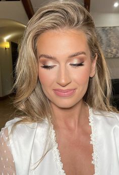 Natural Makeup Gold Tones, Wedding Make Up Champagne, Bridal Makeup Cool Tone Blonde, Champagne Bride Makeup, Bright Bridal Makeup Brown Eyes, Bridesmaid Beach Makeup, Wedding Makeup For Strawberry Blonde, Wedding Makeup Redhead Brown Eyes, Bridal Make Up For Green Eyes Brides