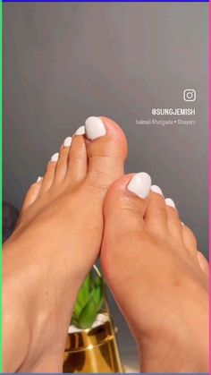 Diy Feet Care, Feet Hygiene Routine, Veiny Feet Remedy, How To Make Your Feet Soft At Home, How To Get Your Feet Soft, How To Take Care Of Your Feet Tips, Natural Self Care Aesthetic, How To Get Pretty Feet Exercise, Feet Care Products