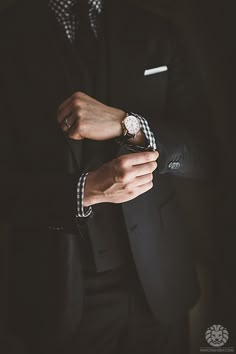 Watch Anish Drama Books, Men Photography, Classy Men, Boys Dpz, Stylish Boys, Gentleman Style, Suit And Tie, Black Aesthetic, Mens Suits