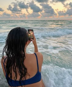 Beach Girl Aesthetic, Summer Picture Poses, Shotting Photo, Summer Goals, Foto Poses, Vacation Pictures, Foto Ideas Instagram, Summer Instagram