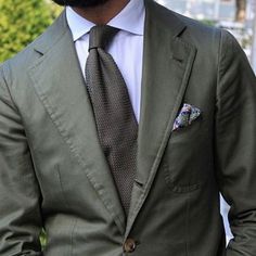 Grenadine Tie, Blazer Tweed, Summer Styling, Mens Fashion Business, Outfit Uomo, Mens Fashion Smart, Khaki Jacket, Green Suit