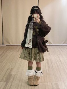 Colourful Socks Outfits, Barista Fits, Twee Core, Colorful Socks Outfit, Mori Kei Outfits, Harajuku Grunge, 2000s Japanese Fashion, Kei Fashion