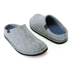 Sanita isn't just for workwear clogs! Our Faroe indoor house slipper combines the best in all-day comfort with Danish minimalist design. Whether your lounging or working at home, these slippers will keep you comfy and supported. Comfortable Slip-on Slippers With Rubber Sole, Comfortable Closed Toe Slip-ons With Textured Footbed, Comfortable Clogs With Textured Footbed, Comfortable Flat Slippers With Rubber Sole, Comfortable Non-slip Slip-on Slippers, Non-slip Comfortable Slip-on Slippers, Comfy Slip-on Clogs With Rubber Sole, Casual Non-slip Indoor Slippers, Gray Non-slip Closed Toe Slippers