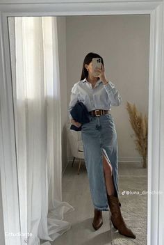 Looks Country, Denim Skirt Outfits, Maxi Skirt Outfits, Country Concert Outfit, Corporate Outfits, Denim Skirts, Cowgirl Outfits, Modest Fashion Outfits, Jeans Rock