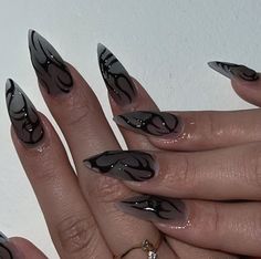 Vampy Nails, Black Chrome Nails, Nail Designs Ideas, Witch Nails, Witchy Nails, Chrome Nails Designs, Black Acrylic Nails