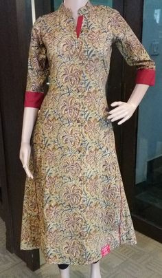 Kalamkari Kurti, Kalamkari Dress, Rok Midi, Salwar Neck Designs, Indian Kurti Designs, Salwar Pattern, Churidar Designs, Simple Kurta Designs